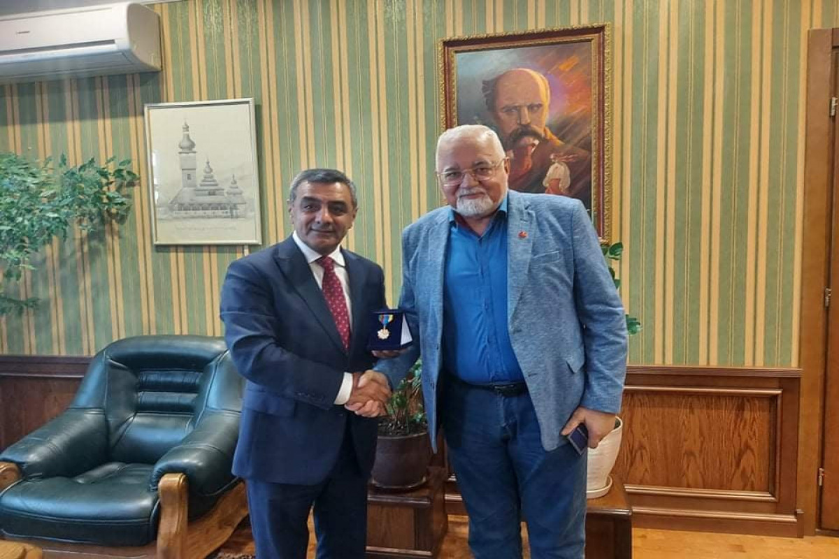 Международный альянс «Азербайджан-Украина» наградил главу Совета ректоров украинских вузов