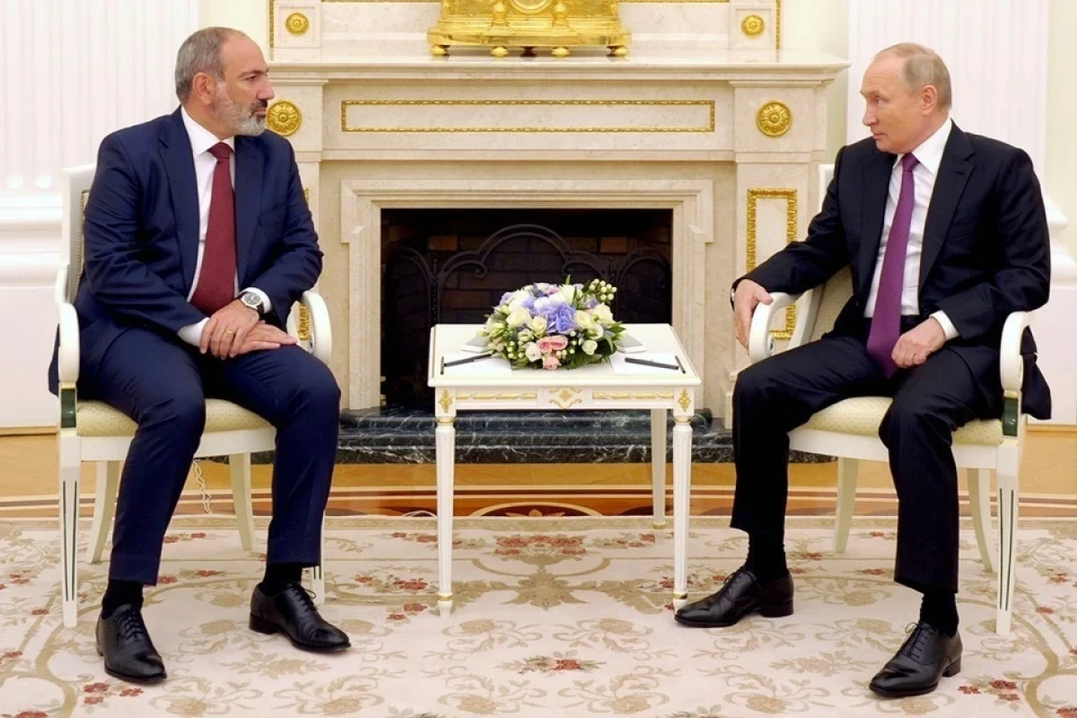 Российский лидер Владимир Путин и премьер-министр Армении Никола Пашинян