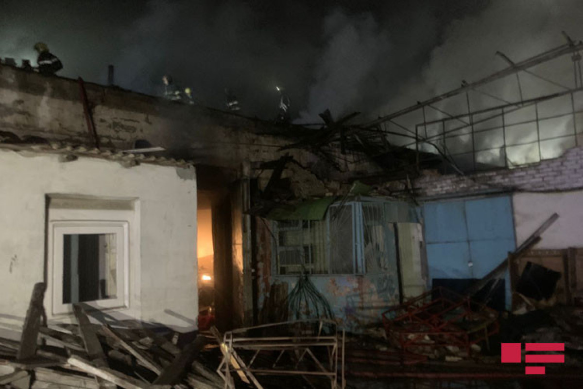 В Баку на плодоовощной базе произошел пожар-ФОТО 