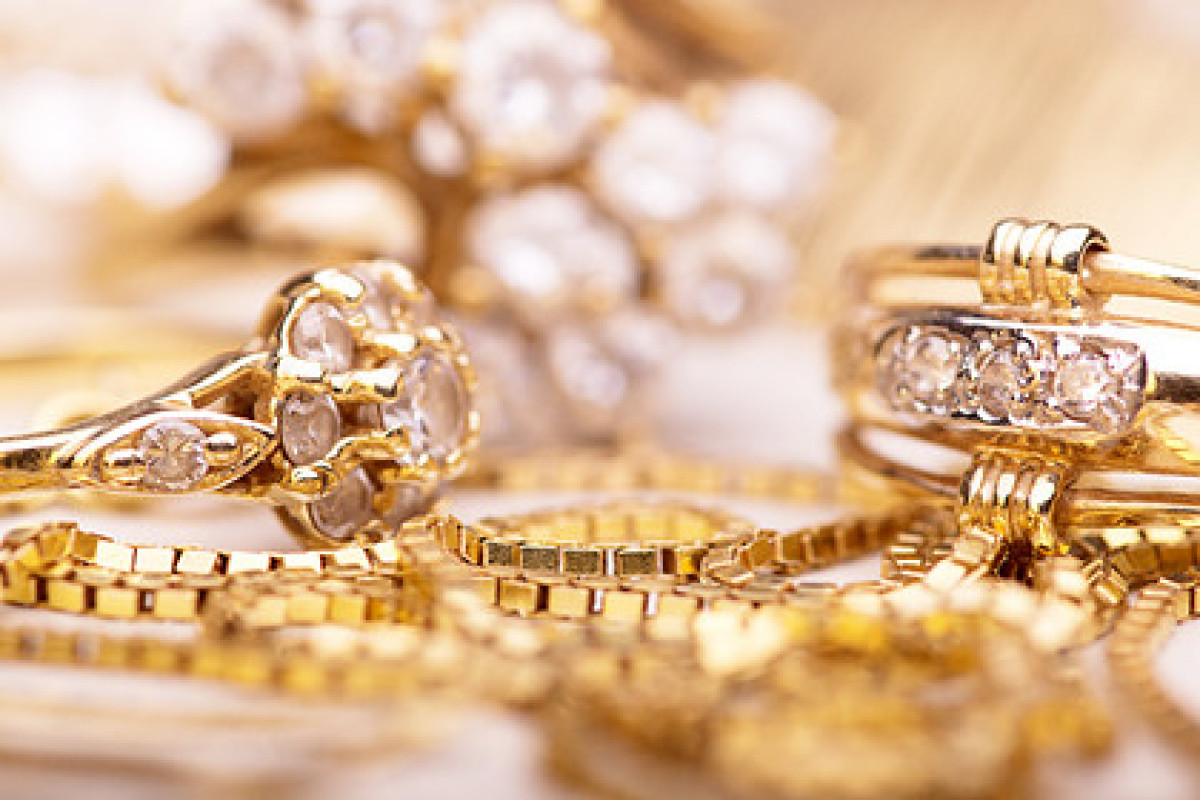Невеста надела на свадьбу 60 килограммов золотых украшений