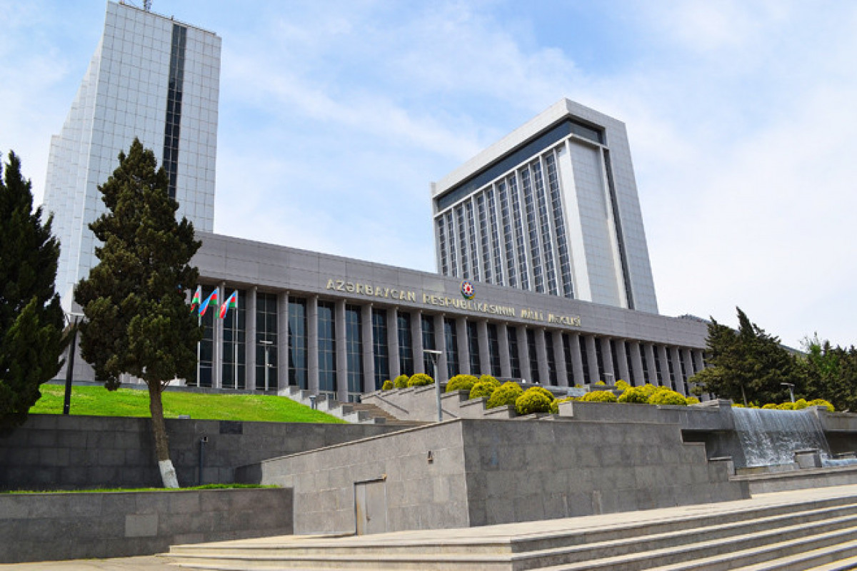 Парламент Азербайджана принял законопроект «О Дне независимости»