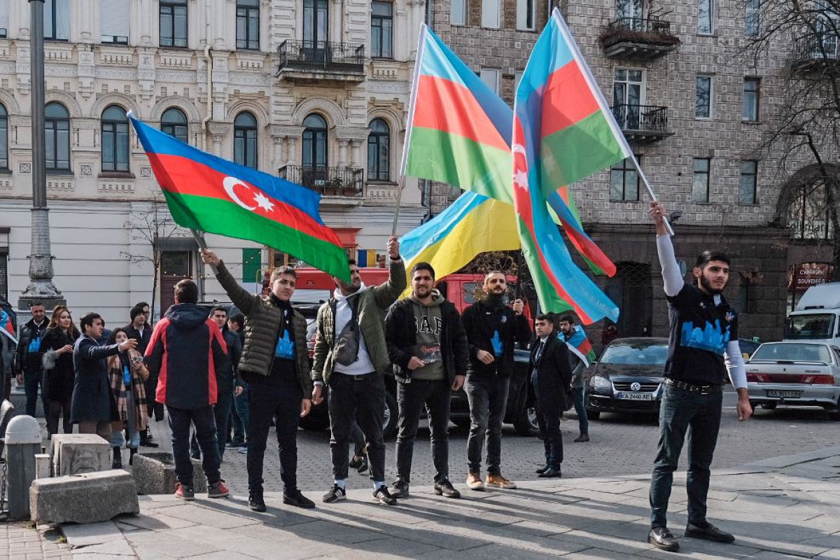  В Киеве подняли плакат и напомнили всем, что Карабах – это Азербайджан!  -ФОТО 