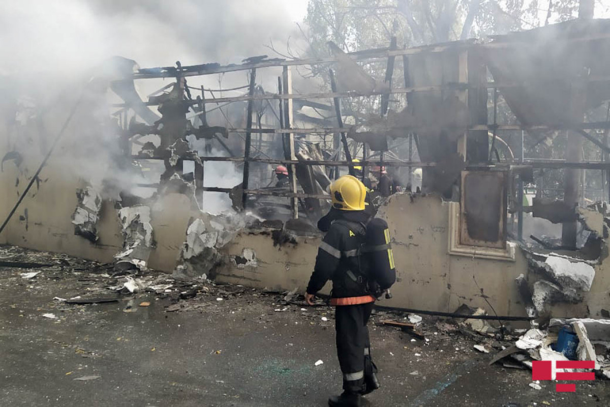 МЧС: Пожар в торговых объектах в Баку охватил 300 кв.м