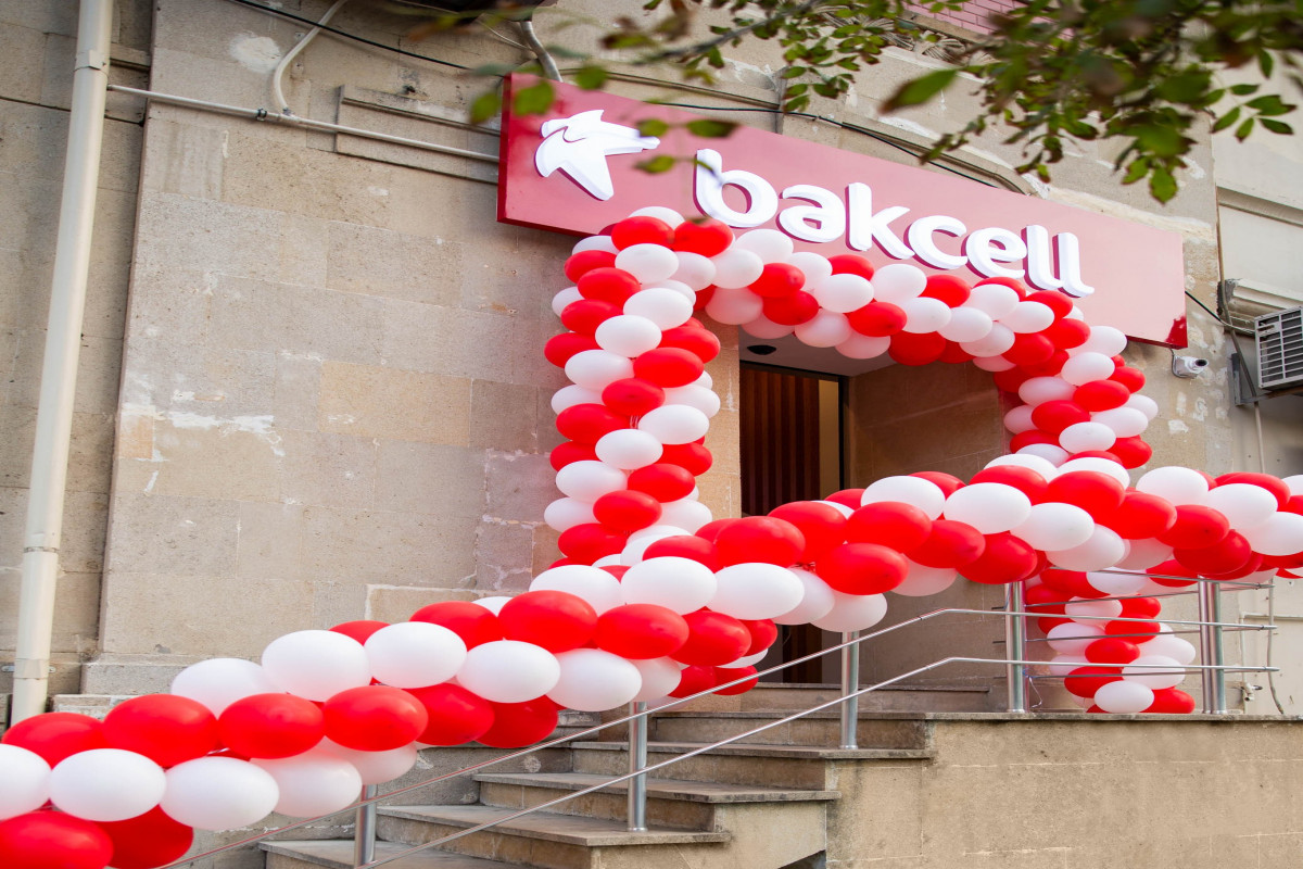 Компания Bakcell представила обновленный концептуальный магазин в центре Баку-ФОТО -ВИДЕО 