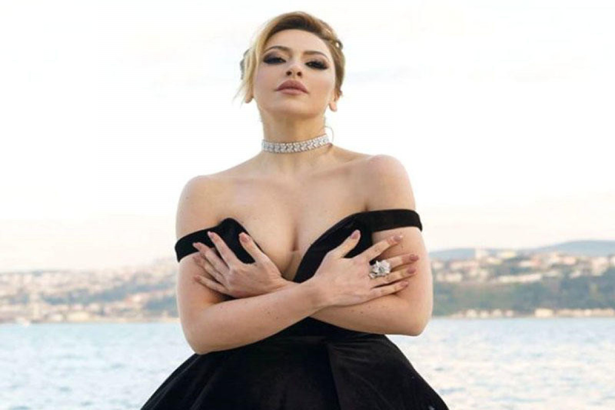 турецкая певица Хадиса