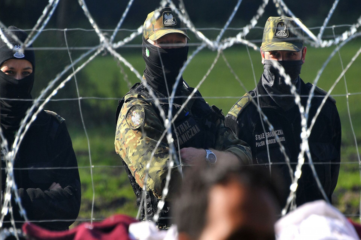 В Польше нелегальные мигранты попытались штурмовать границу