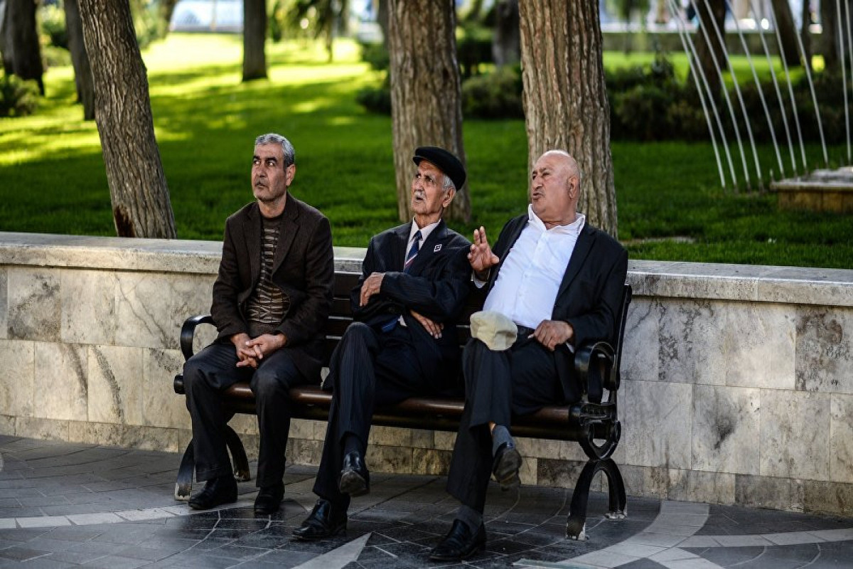 пенсионеры в Баку