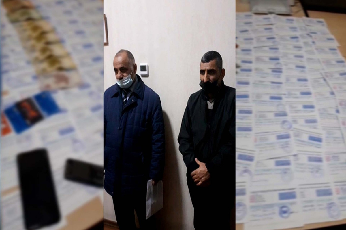В Баку задержан торговец поддельными паспортами COVID-19