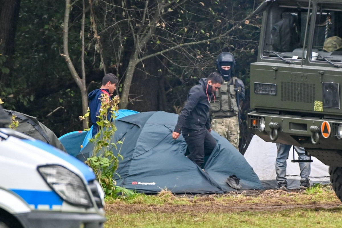 Полиция ФРГ обнаружила на границе с Польшей группу неонацистов с дубинками и мачете