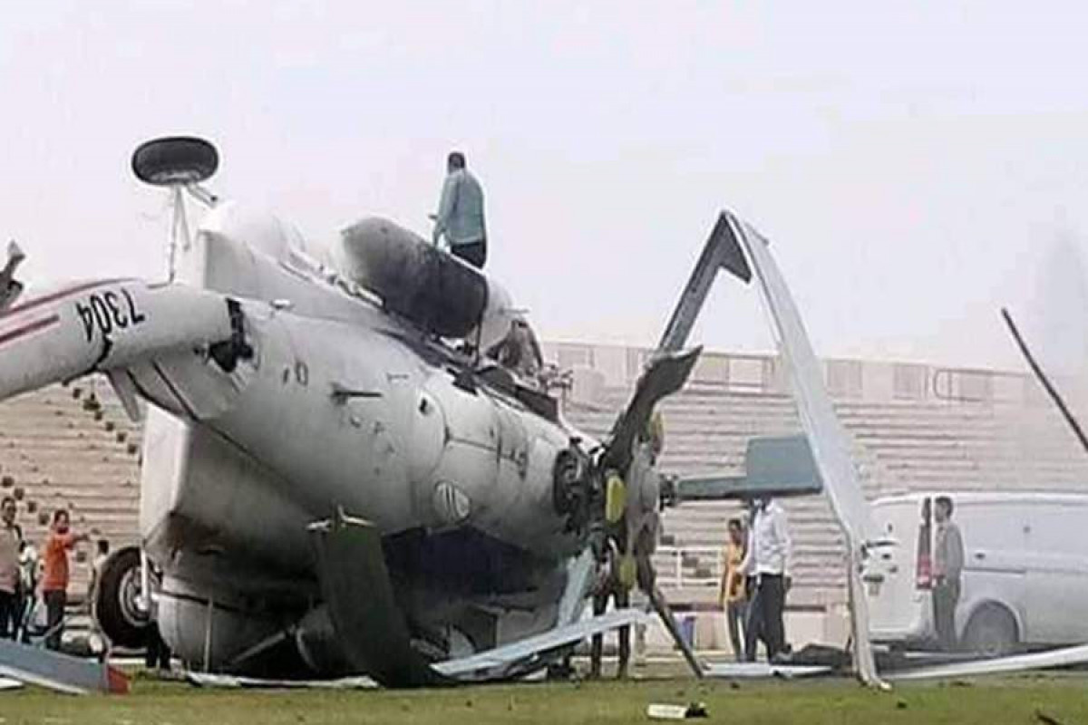 В Ливии частный вертолет с деньгами рухнул на стадион