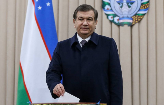 Глава Узбекистана проголосовал на президентских выборах