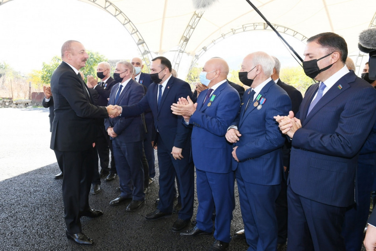 Ильхам Алиев и Мехрибан Алиева встретились с представителями общественности Губадлинского района-ФОТО 