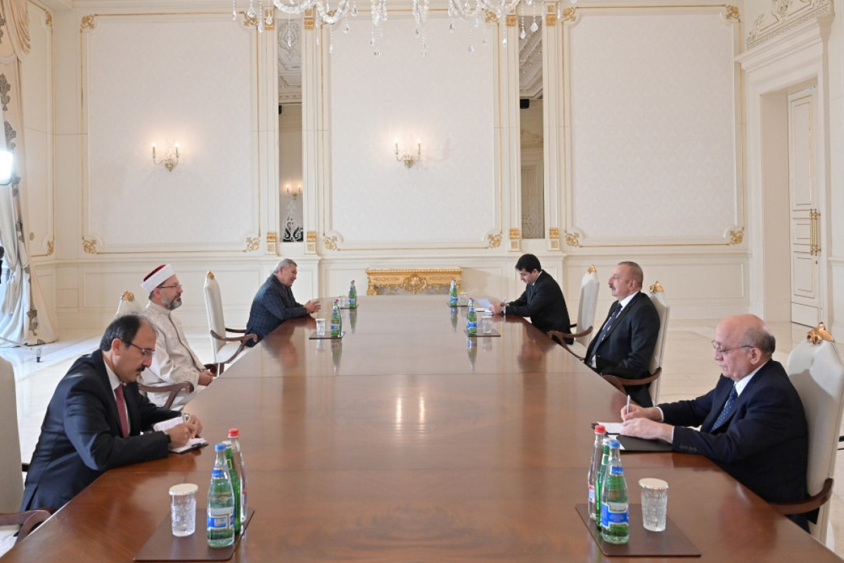 Ильхам Алиев принял председателя Управления по делам религии Турции