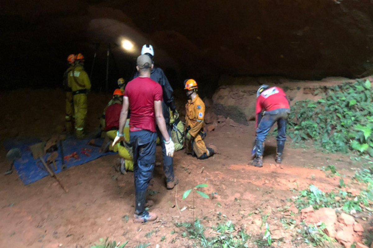 Девять пожарных из Бразилии пропали без вести после обвала в пещере
