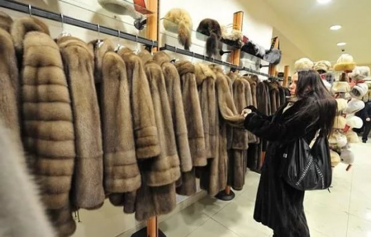 Пандемия коронавируса обвалила продажи шуб в России