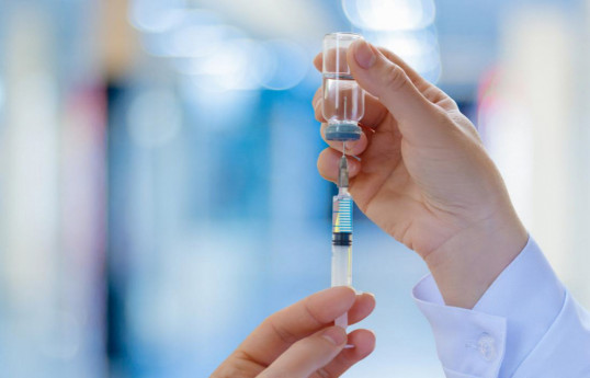 В Азербайджане вступило в силу требование о вакцинации 80% сотрудников от COVID-19