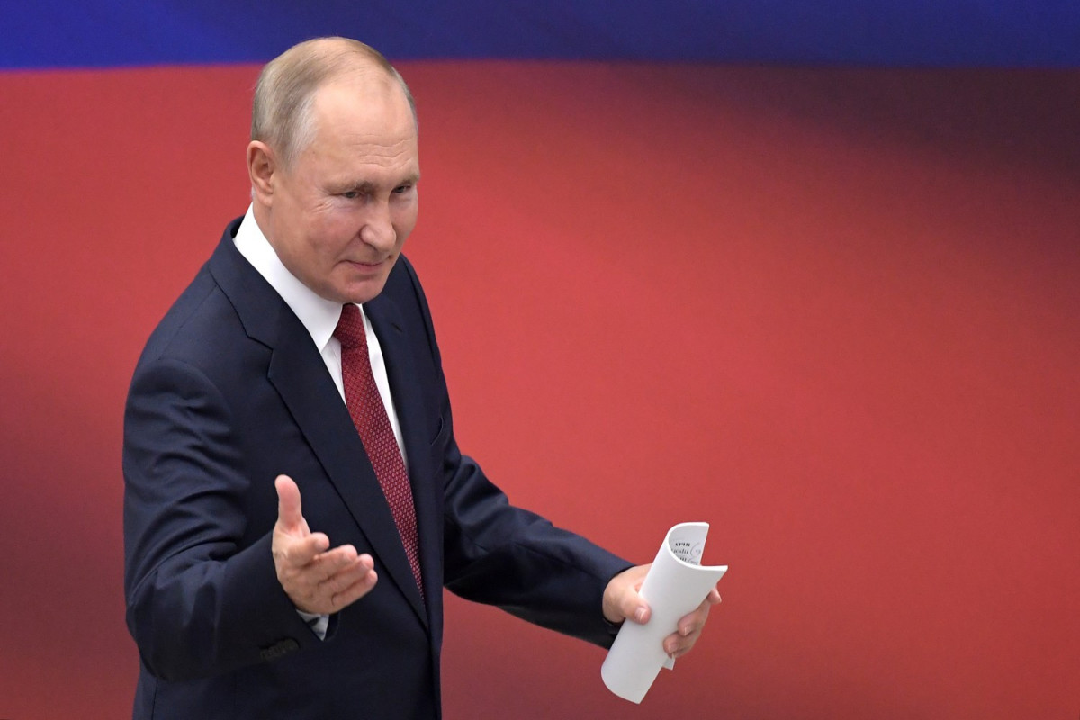 Путин признался, что не пользуется мобильным телефоном