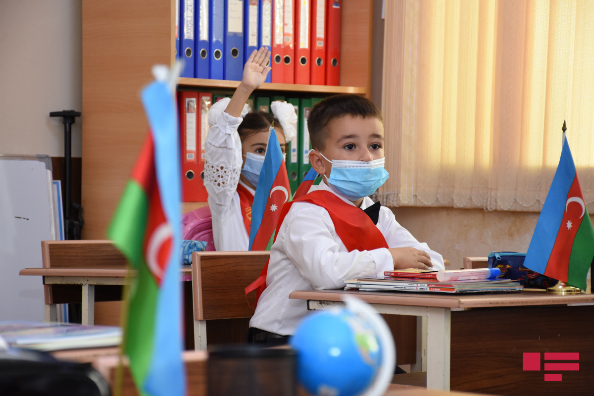 В Азербайджане некоторые дни каникул заменены учебными днями