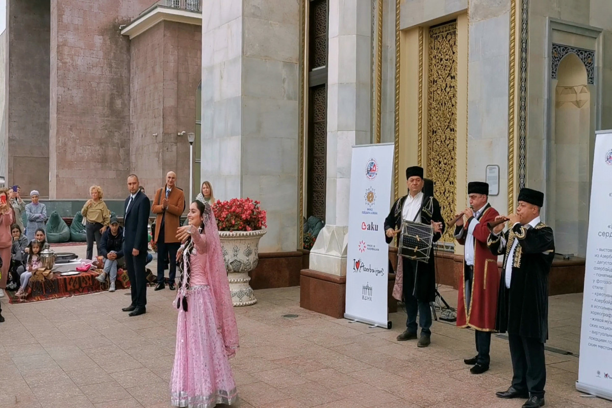В павильоне «Азербайджан» на ВДНХ празднуют 874-летие Москвы-ФОТО 