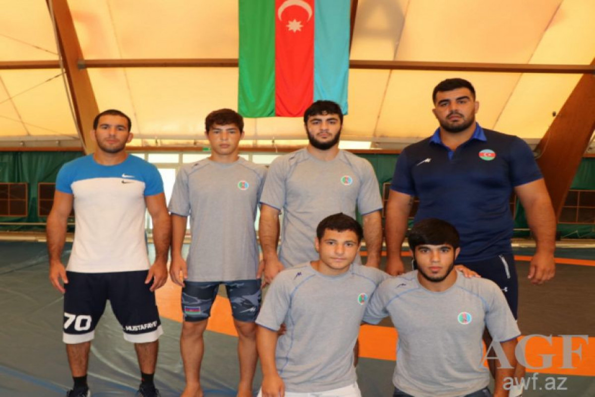 Азербайджанские борцы победили на юношеском ЕВРО