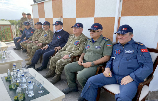 Закир Гасанов и Хулуси Акар пронаблюдали за ходом учений «Сокол ТурАз-2021»