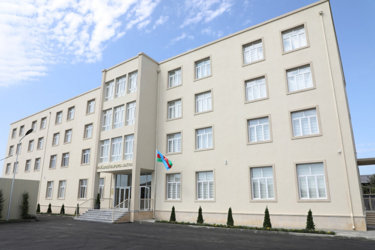 Ильхам Алиев ознакомился с условиями, созданными в средней школе № 71