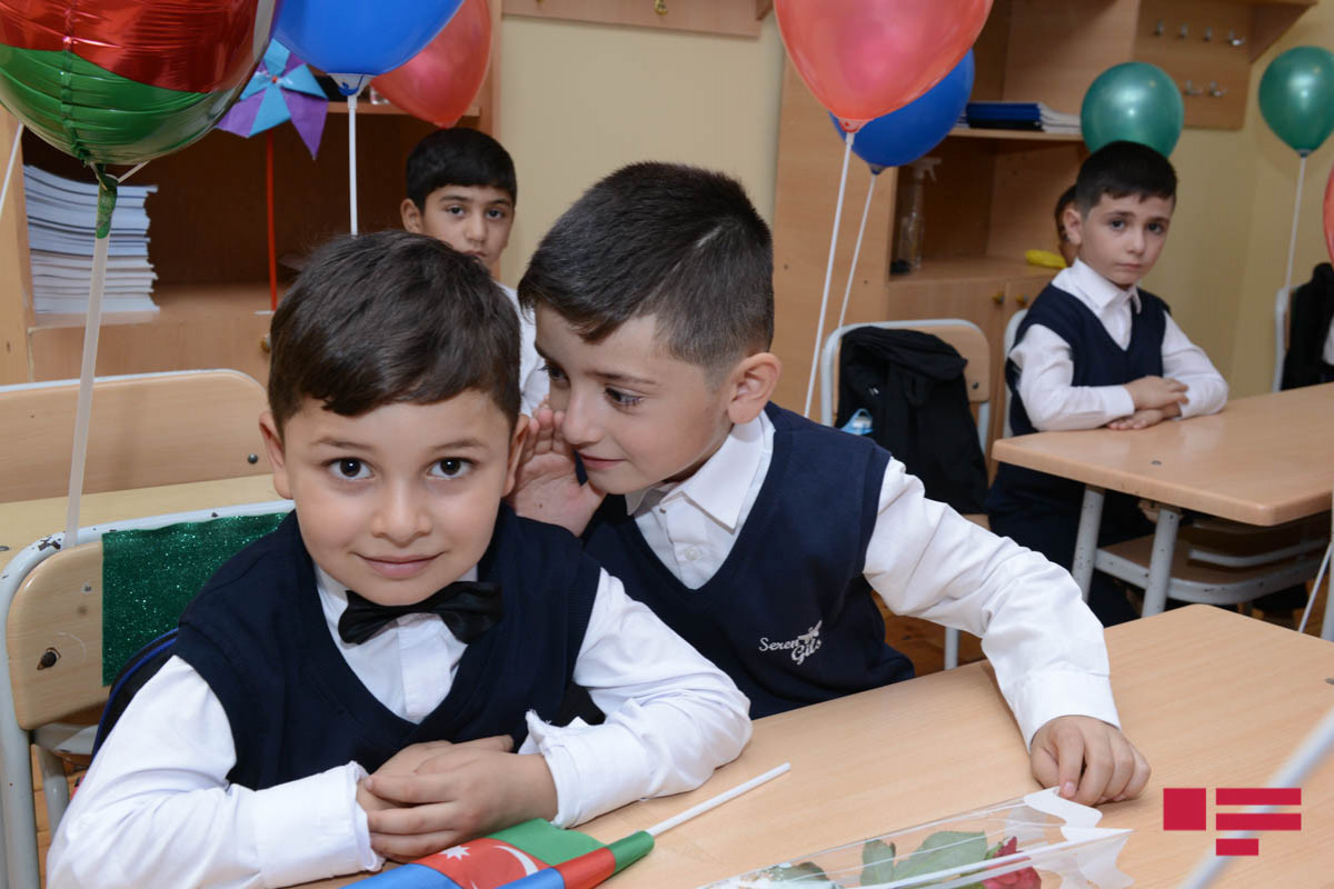 В школах Азербайджана начались занятия  -ФОТОСЕССИЯ 