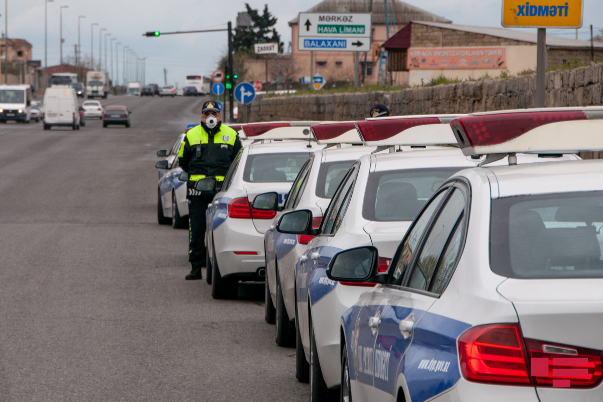 <span ><b> Водитель в Баку, отказавшийся остановить машину по требованию полиции, был задержан с помощью граждан – ВИДЕО </b> 