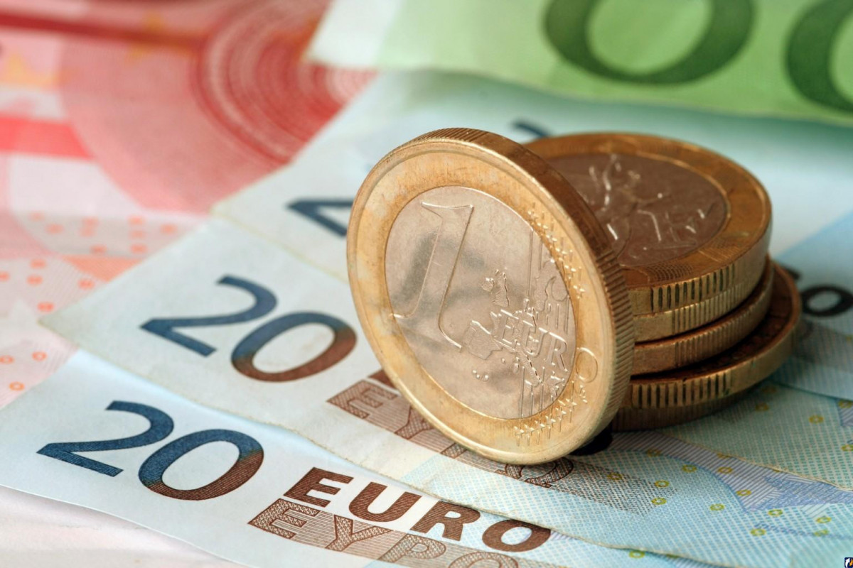 Курс евро к манату снизился до 14-месячного минимума