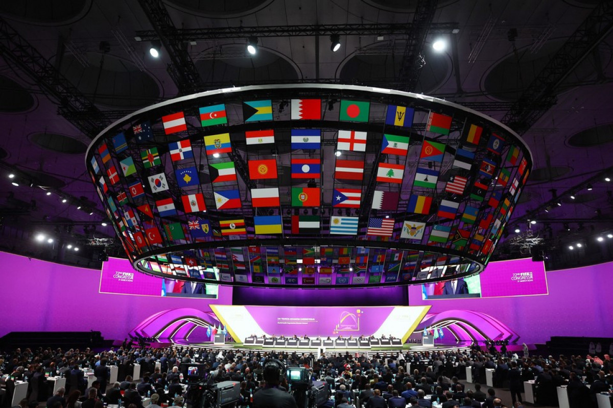 ФИФА включила русский в список официальных языков организации