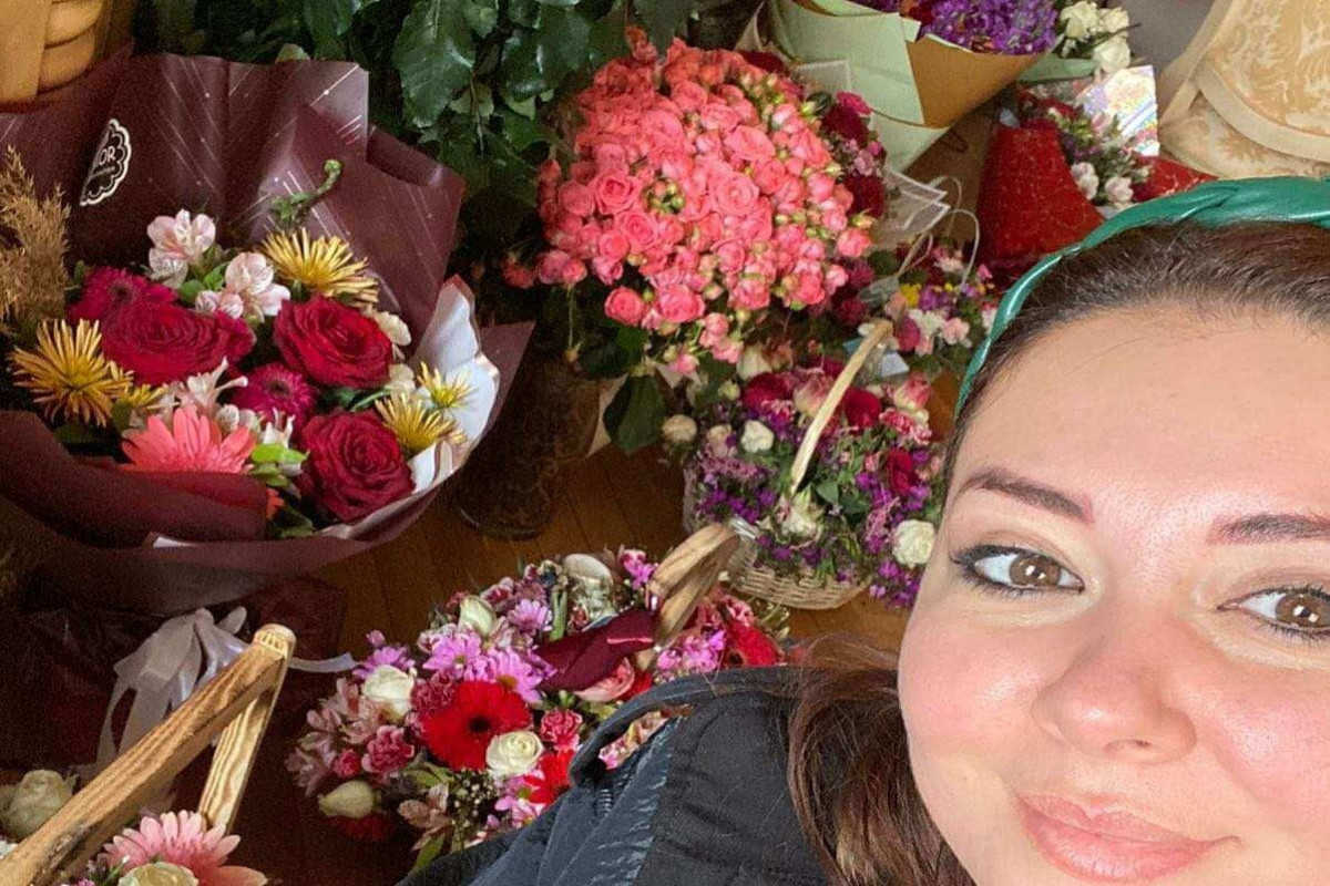 Комнату азербайджанской телеведущей завалили цветами-ФОТО -ВИДЕО 