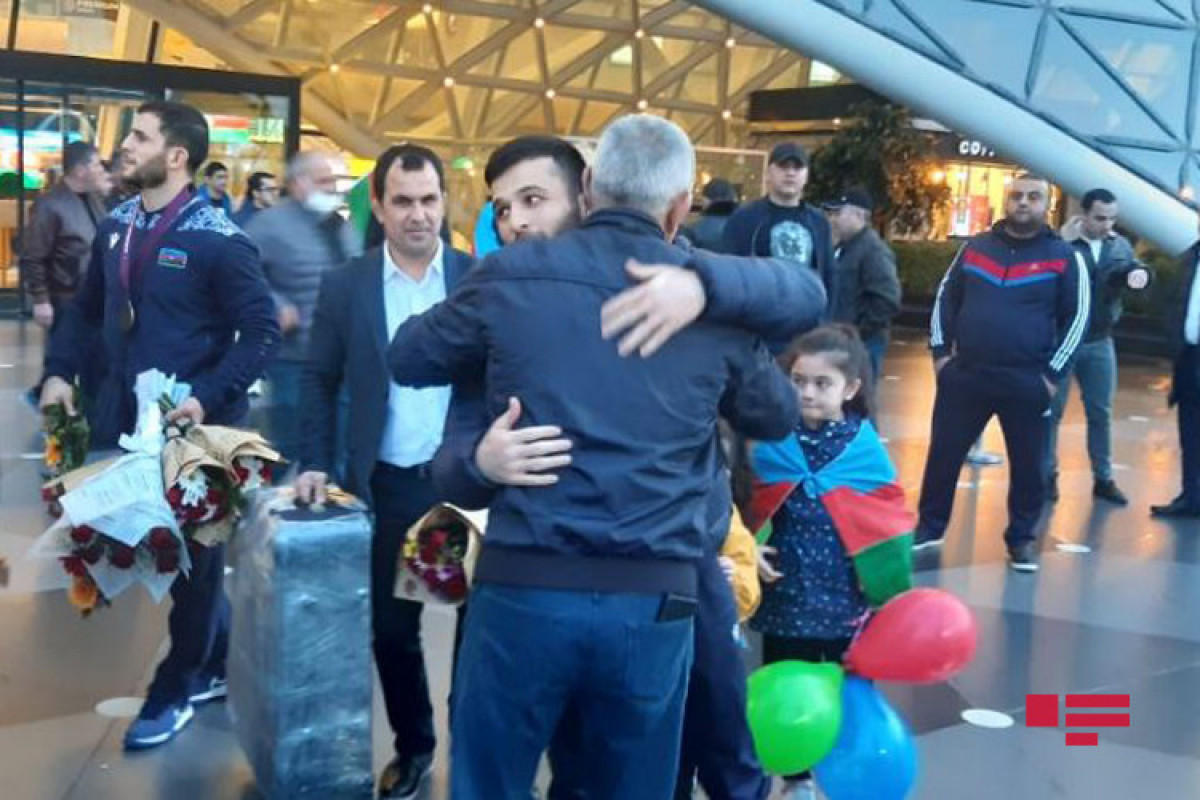 Азербайджанские борцы - чемпионы Европы, вернулись в Баку-ФОТО 
