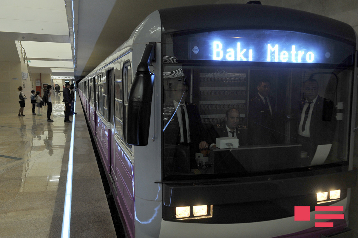 В бакинском метро из-за специфического запаха высадили пассажиров