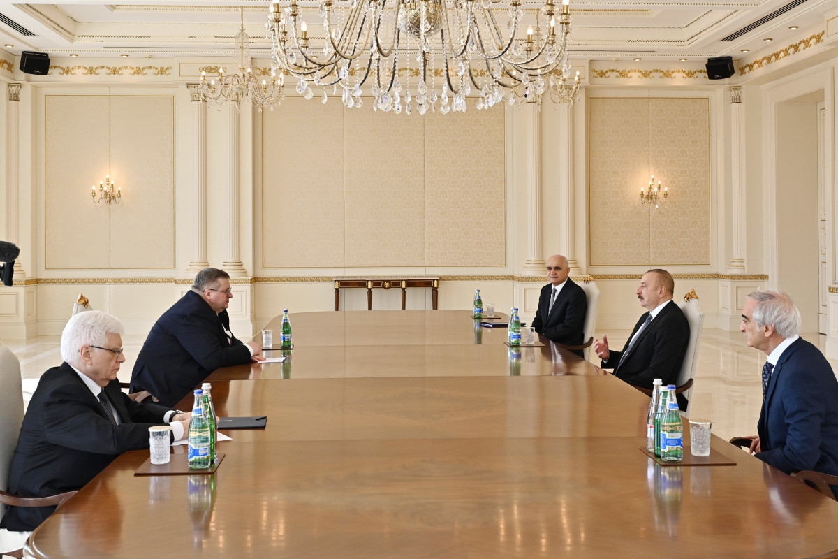 Ильхам Алиев принял вице-премьера России