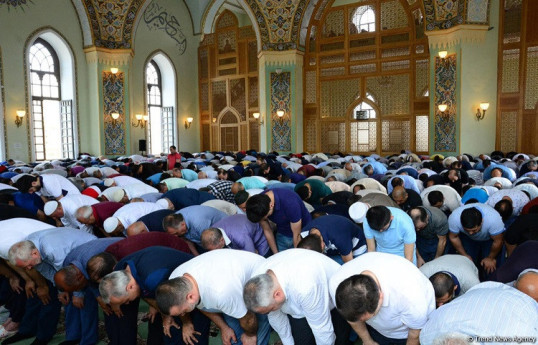 В Азербайджане объявлено время начала праздничного намаза в связи с Рамазаном