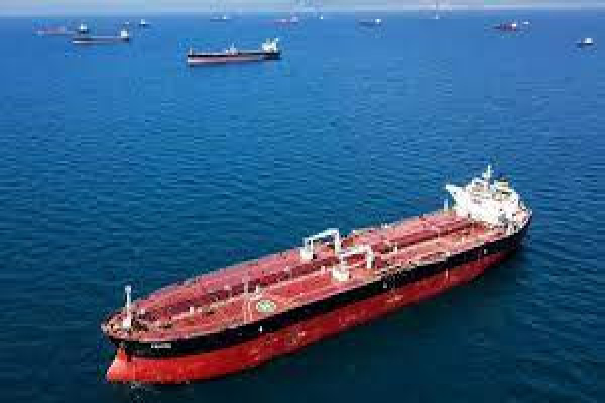 Индийская госкомпания ищет судно для перевозки российской нефти