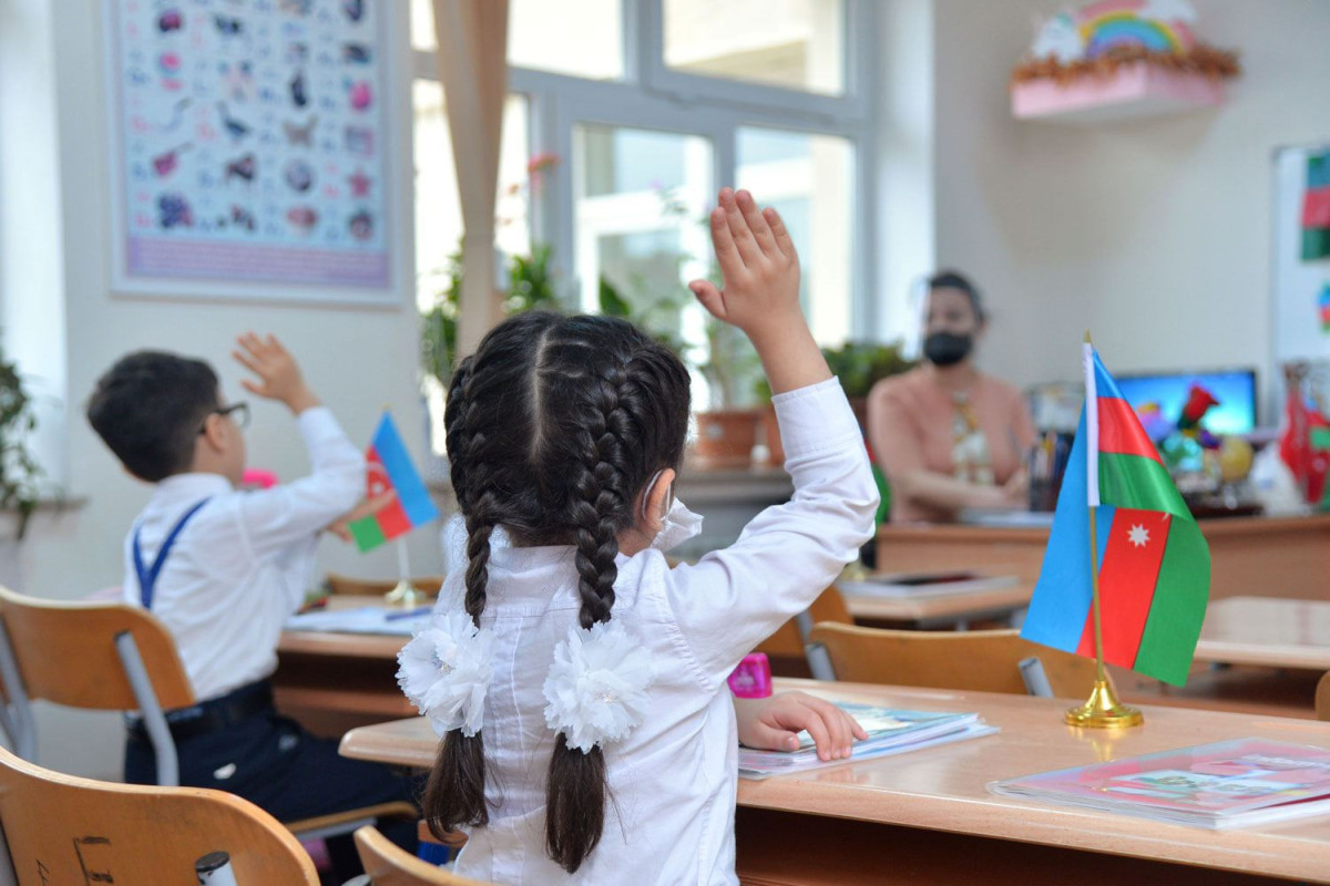 В Азербайджане начинается прием учеников в I класс-ФОТО 