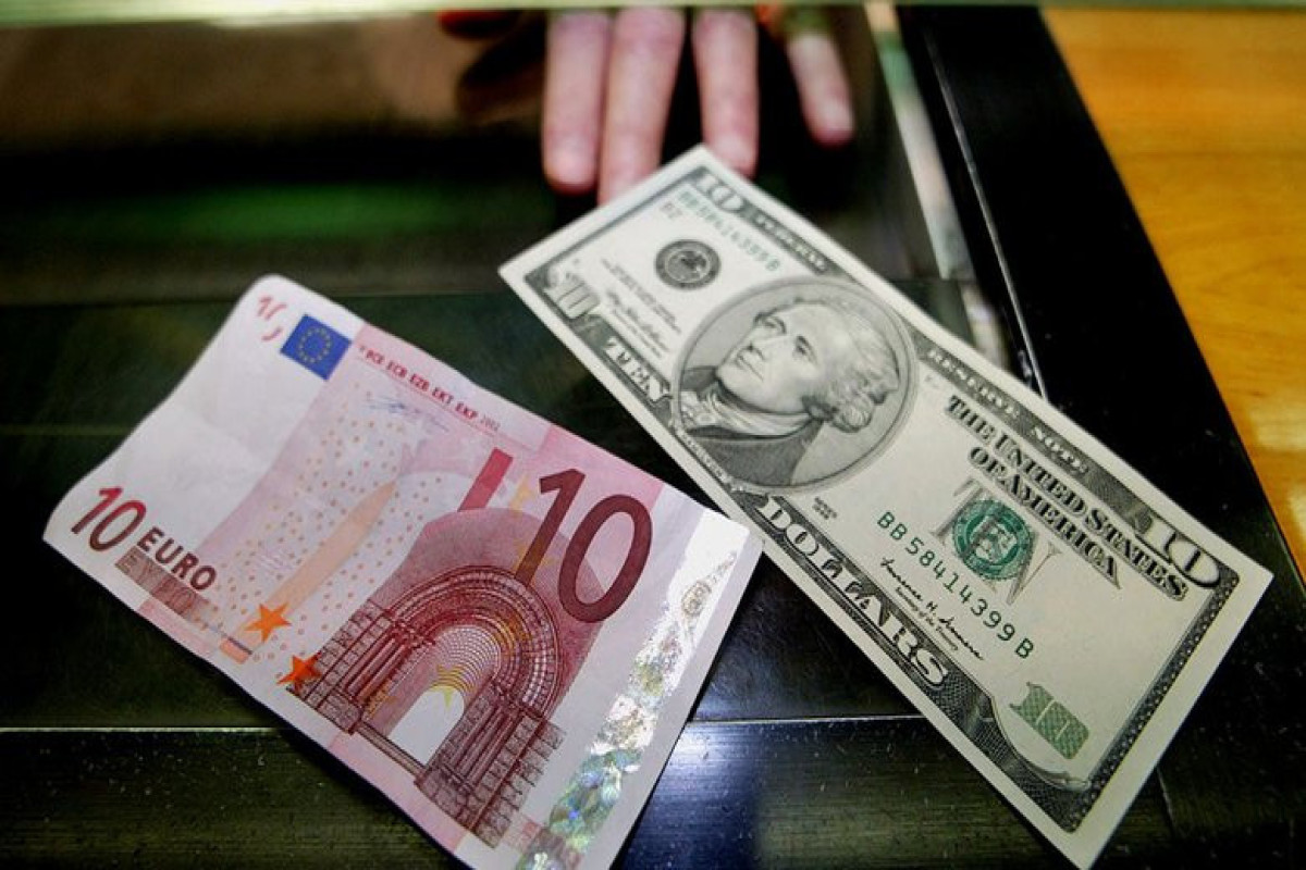 В России продлили ограничения на снятие наличной иностранной валюты
