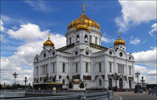 Неадекватный москвич затопил Храм Христа Спасителя-ФОТО 