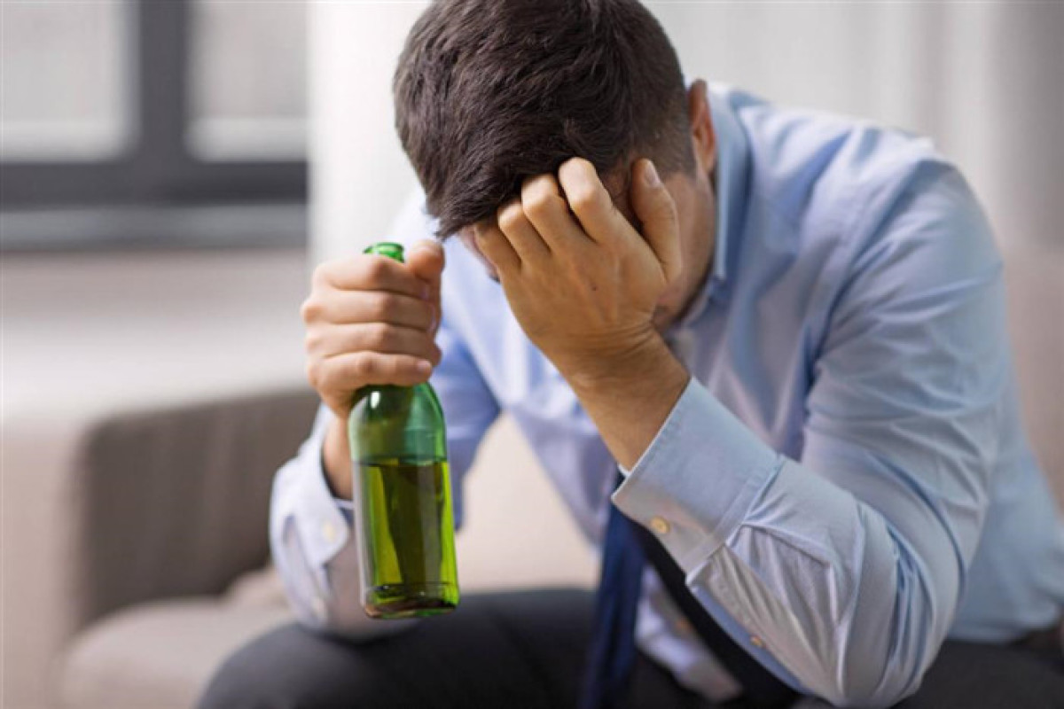 Психотерапевт назвала профессии вызывающие алкоголизм 