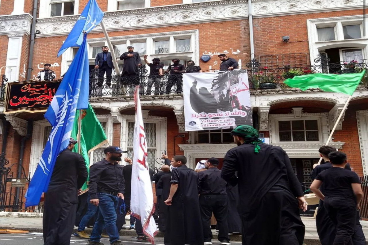 Посольство Азербайджана в Британии подверглось нападению религиозных радикалов