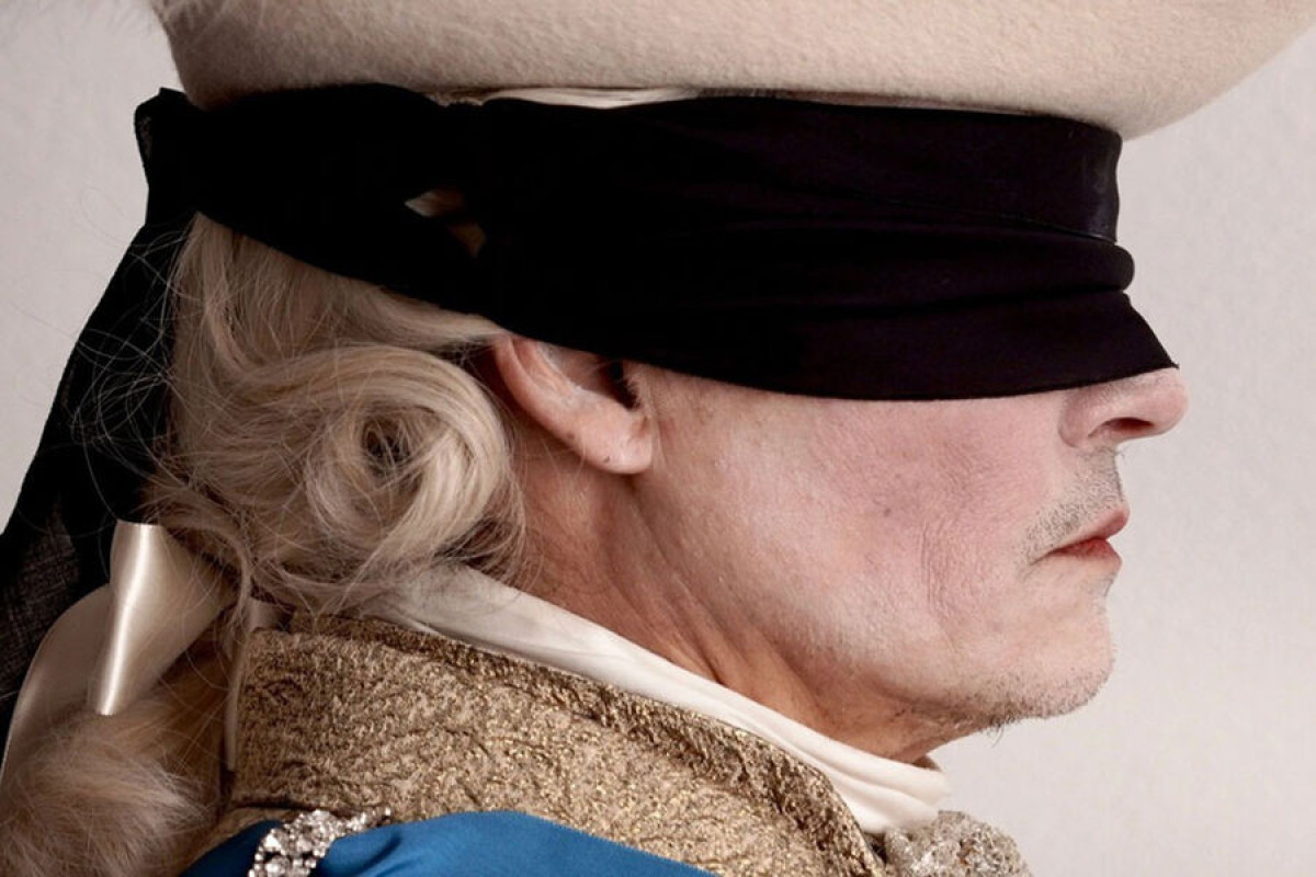 Опубликован снимок Джонни Деппа в роли короля Людовика XV