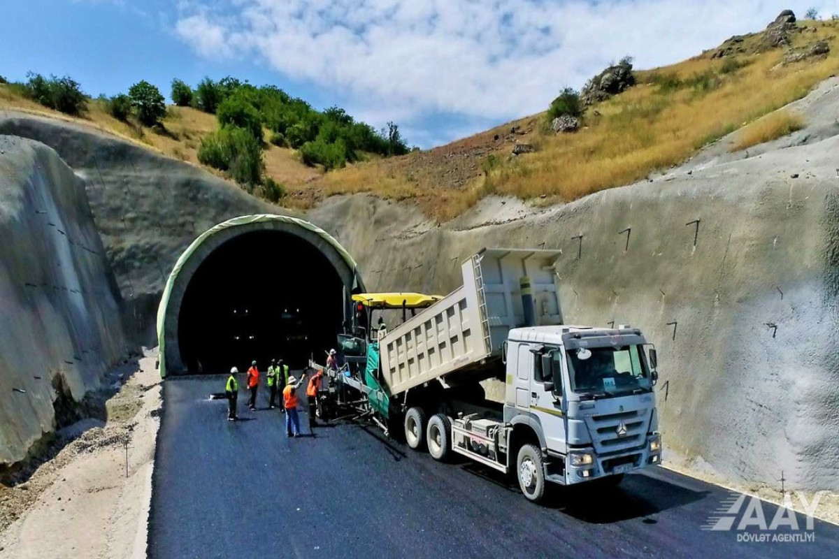 Продолжается строительство автомобильной дороги Ахмедбейли-Физули-Шуша-ФОТОСЕССИЯ 