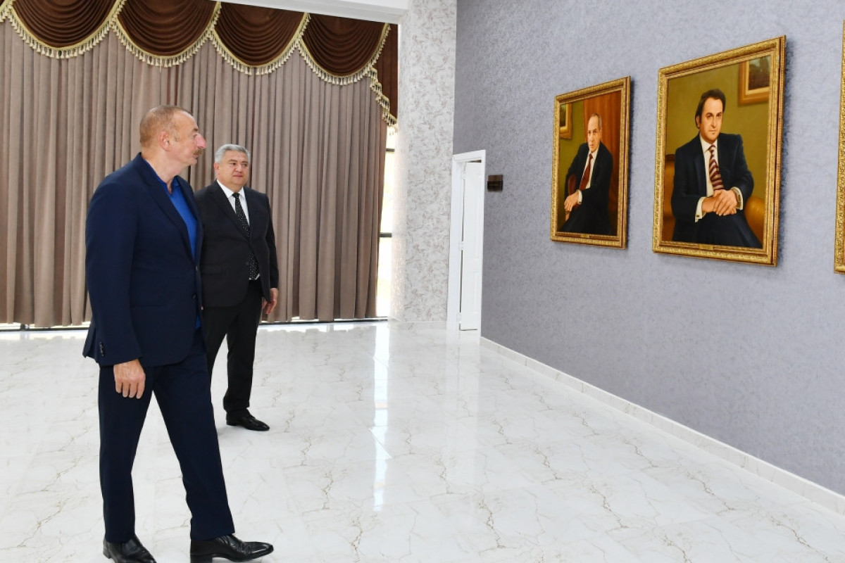 Ильхам Алиев принял участие в открытии Центра юных умельцев и Музея государственных символов в Агсу-ФОТО -ОБНОВЛЕНО 