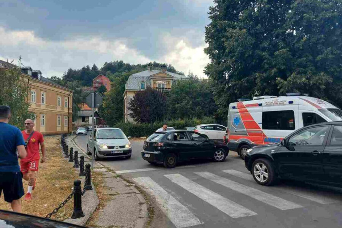 11 человек погибли и шестеро ранены после стрельбы в Черногории-ОБНОВЛЕНО 