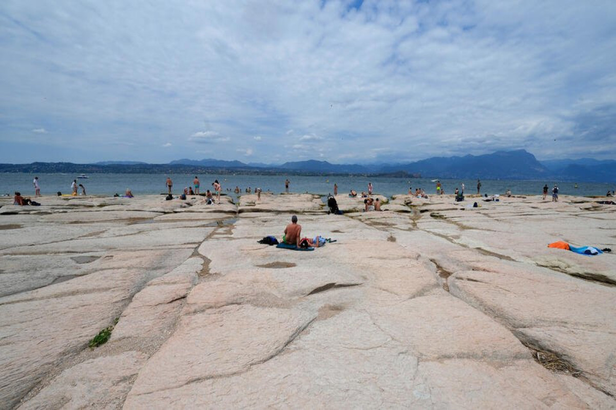 AP: Самое большое озеро в Италии обмелело до исторического минимума