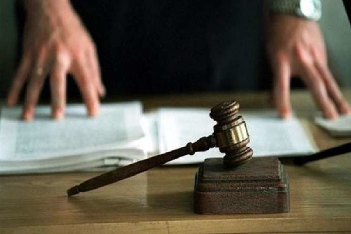 Казус в бакинском суде: подсудимый оказался рецидивистом, дело направлено на доследование