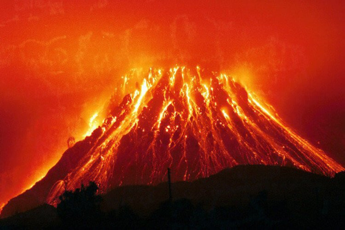 Человечеству предрекли глобальное извержение вулкана
