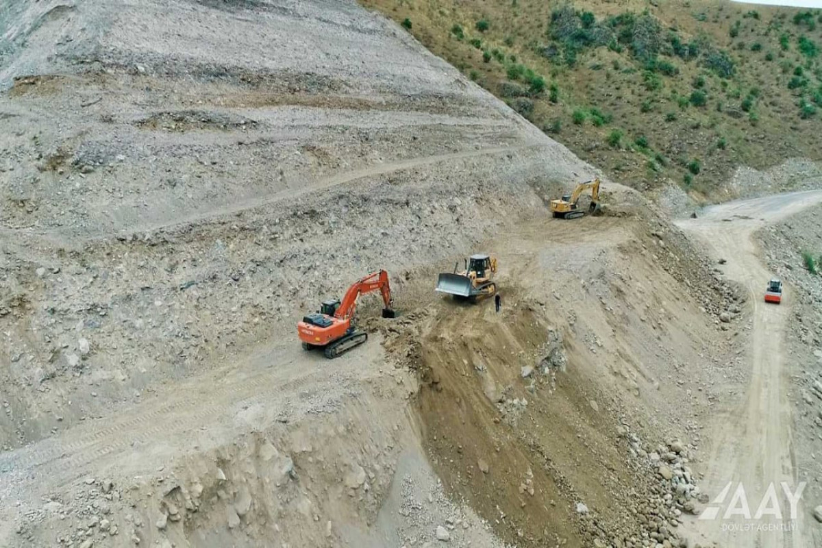 Продолжается строительство автодороги Губадлы-Эйвазлы-ФОТОСЕССИЯ 