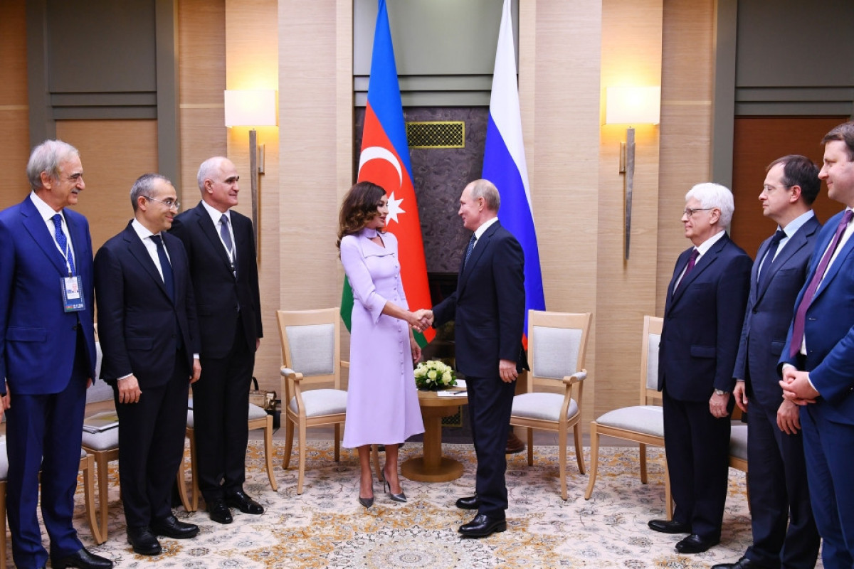 Владимир Путин поздравил Первого вице-президента Мехрибан Алиеву